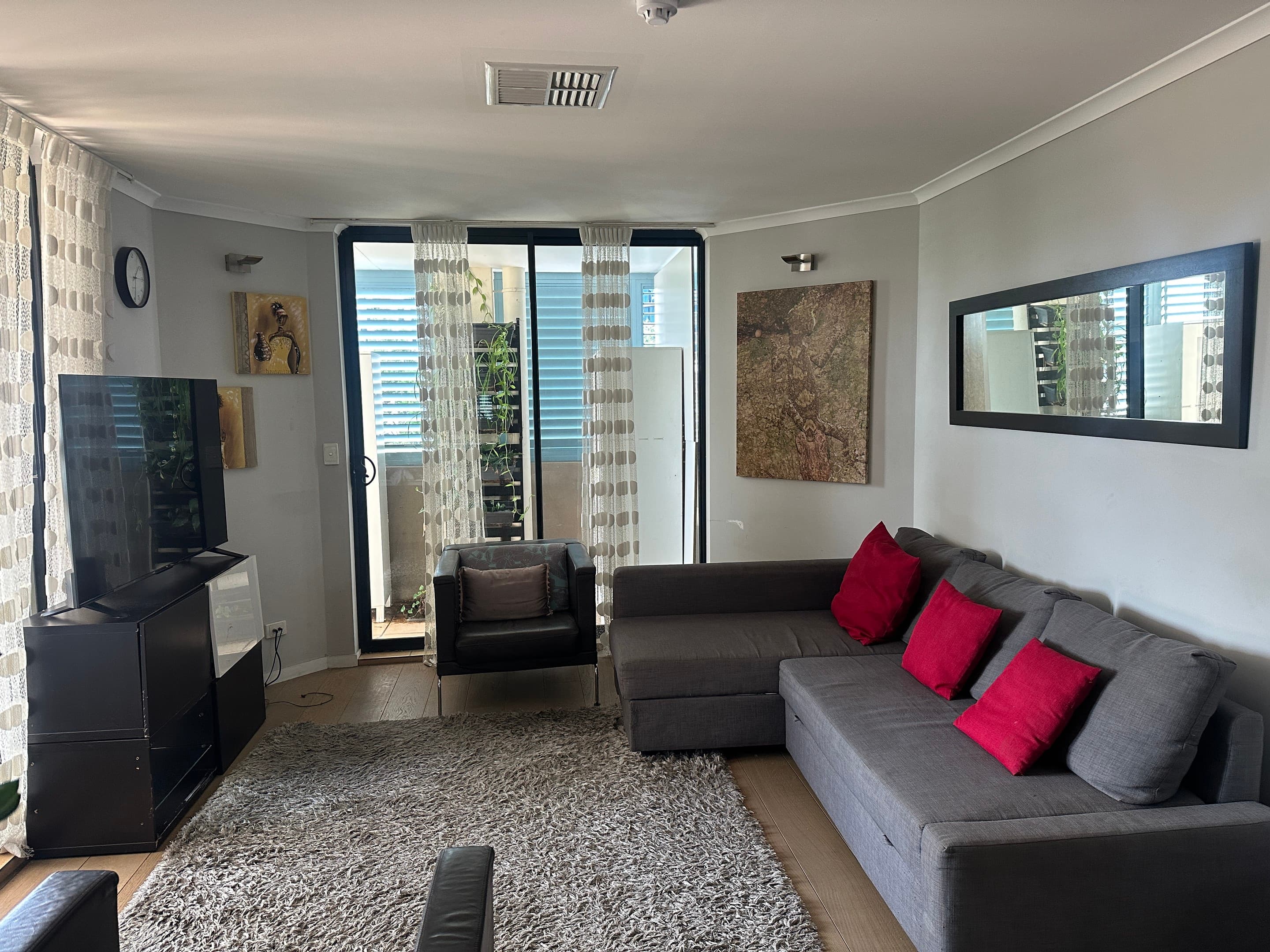510/5 Edmondstone St, South Brisbane — photo 1 of 5