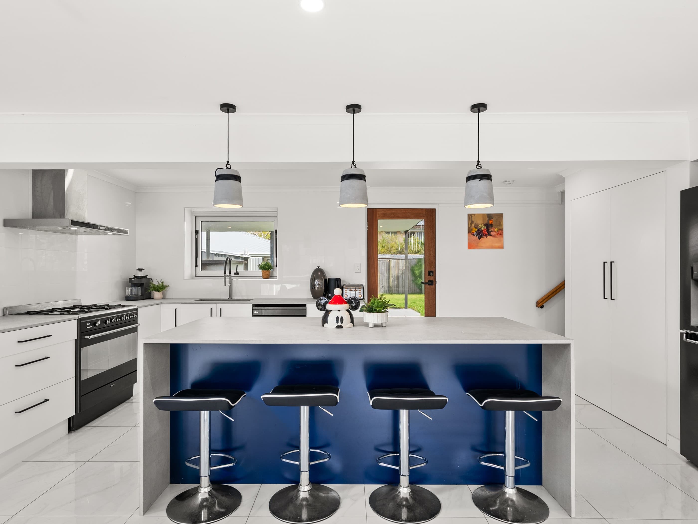 4 Linda Street, Birkdale — photo 1 of 5