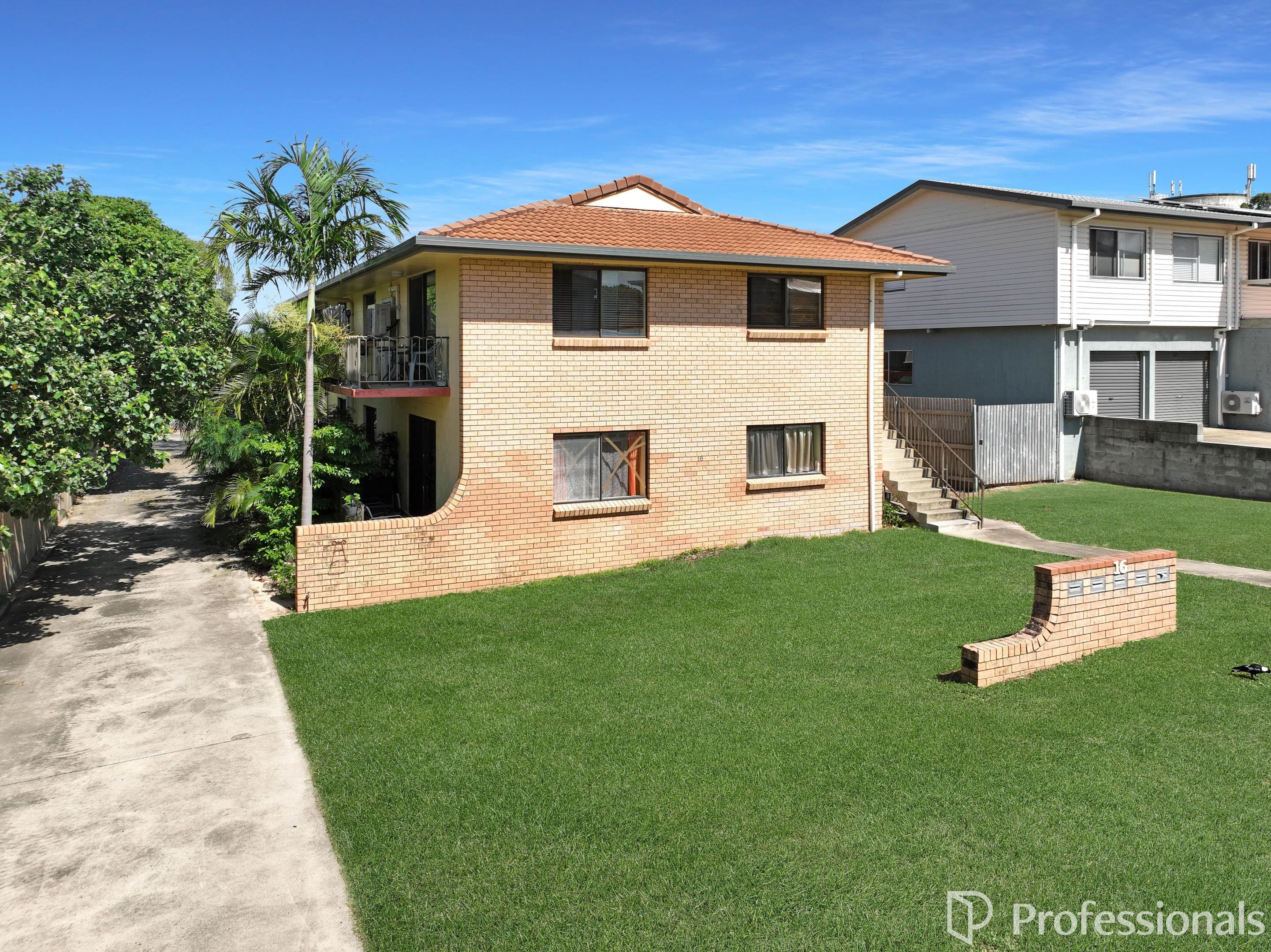2/16 Avicennia Street, Bowen — photo 1 of 5