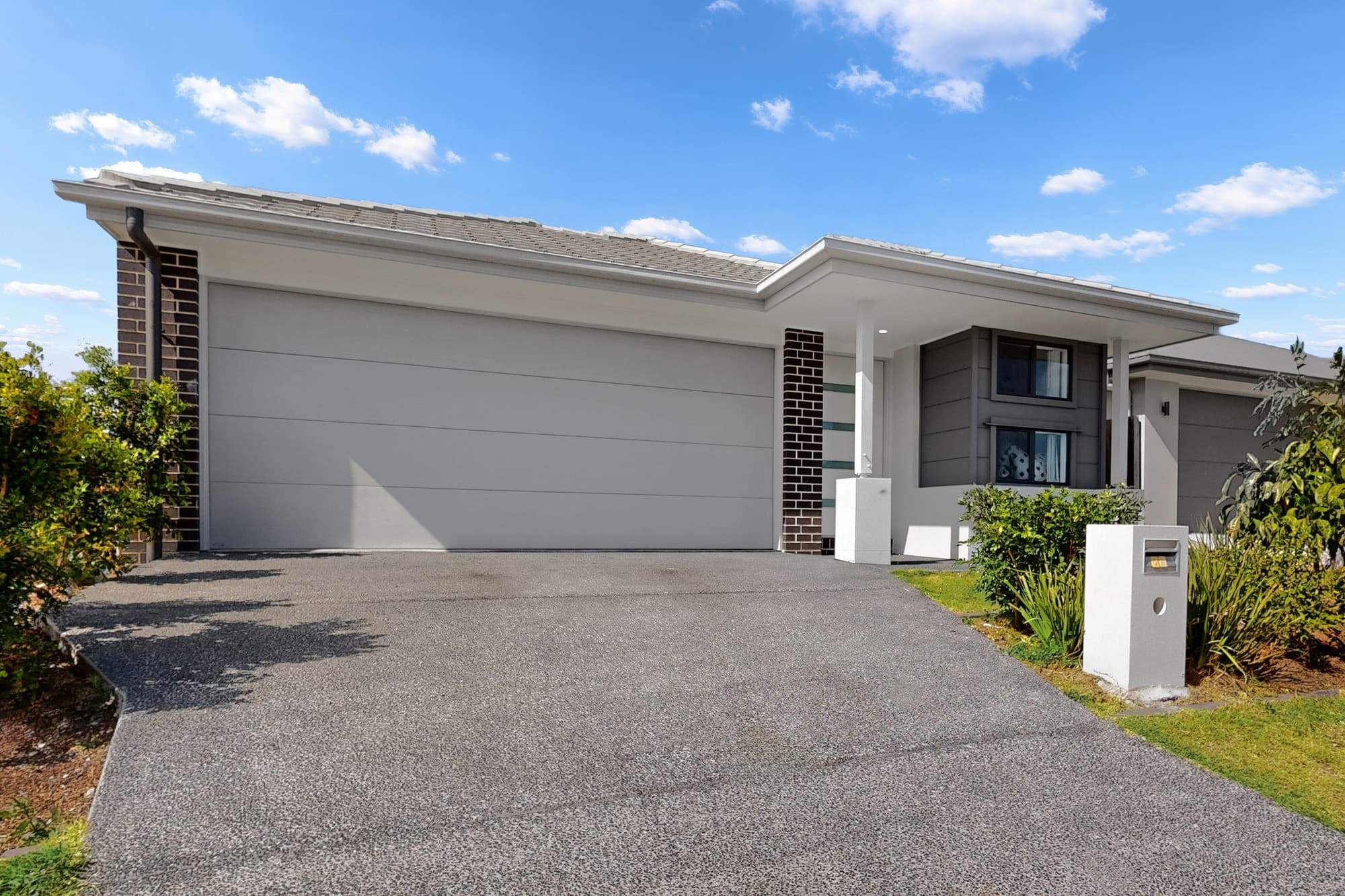 28 Pinnacle St, Yarrabilba — photo 1 of 5