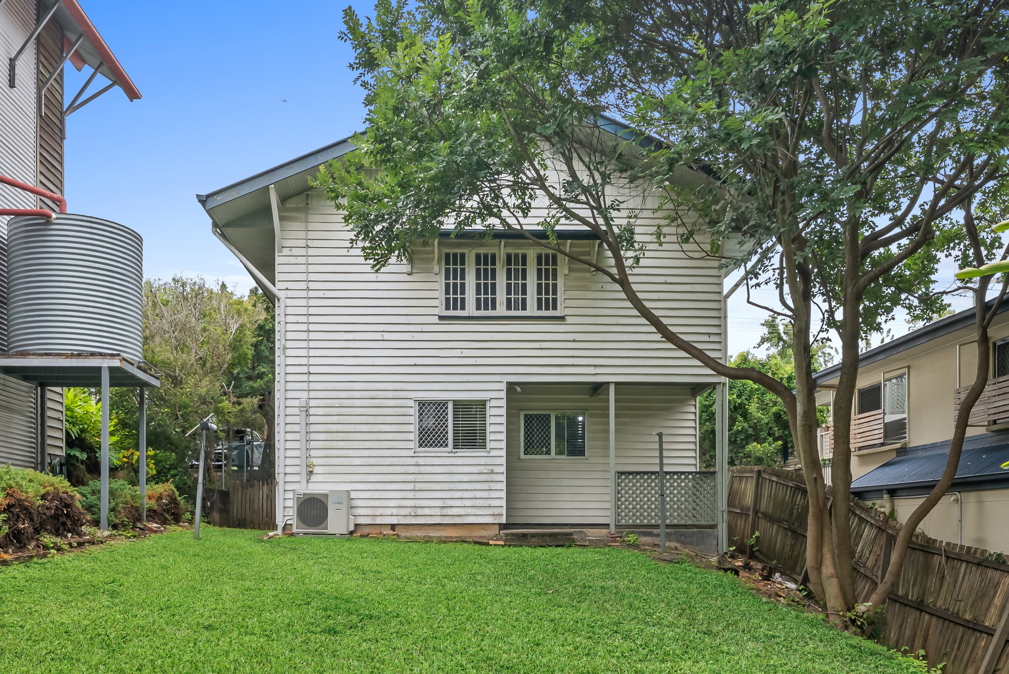 99 Sir Fred Schonell Drive, St Lucia