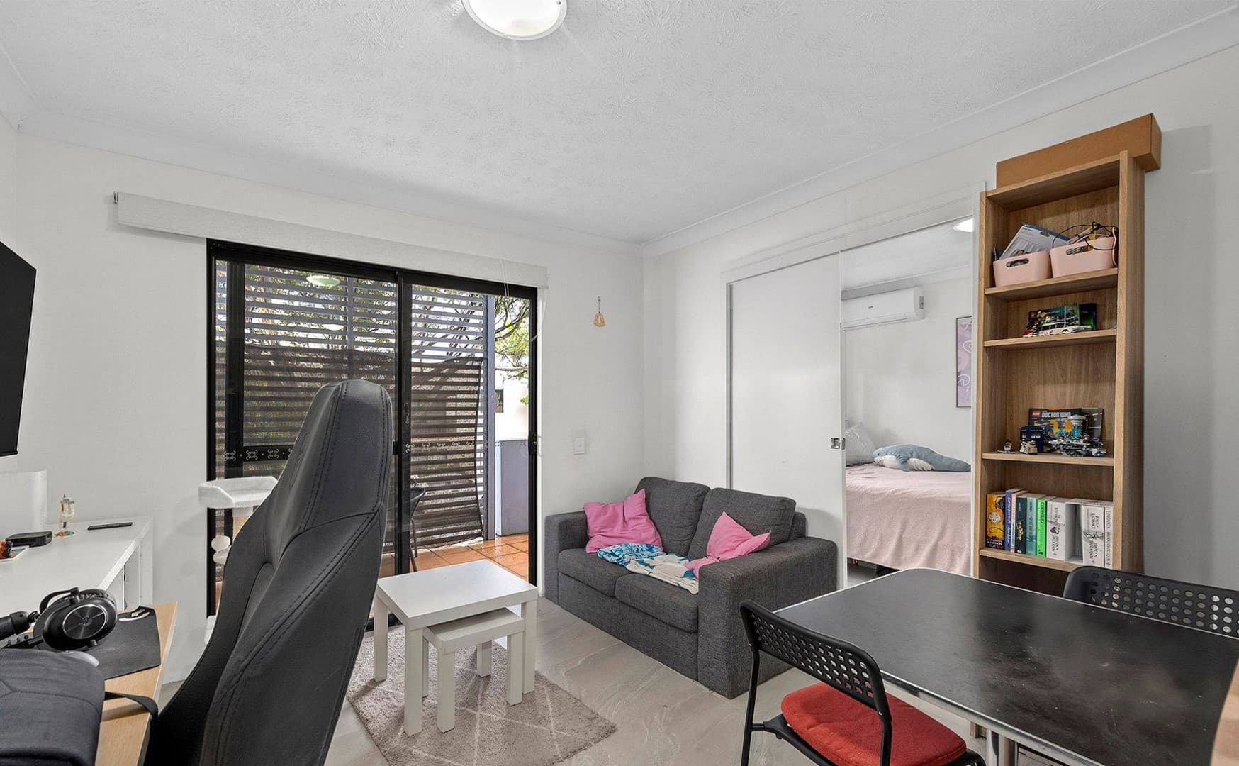 4/273 Boundary Street, Spring Hill - Image 1