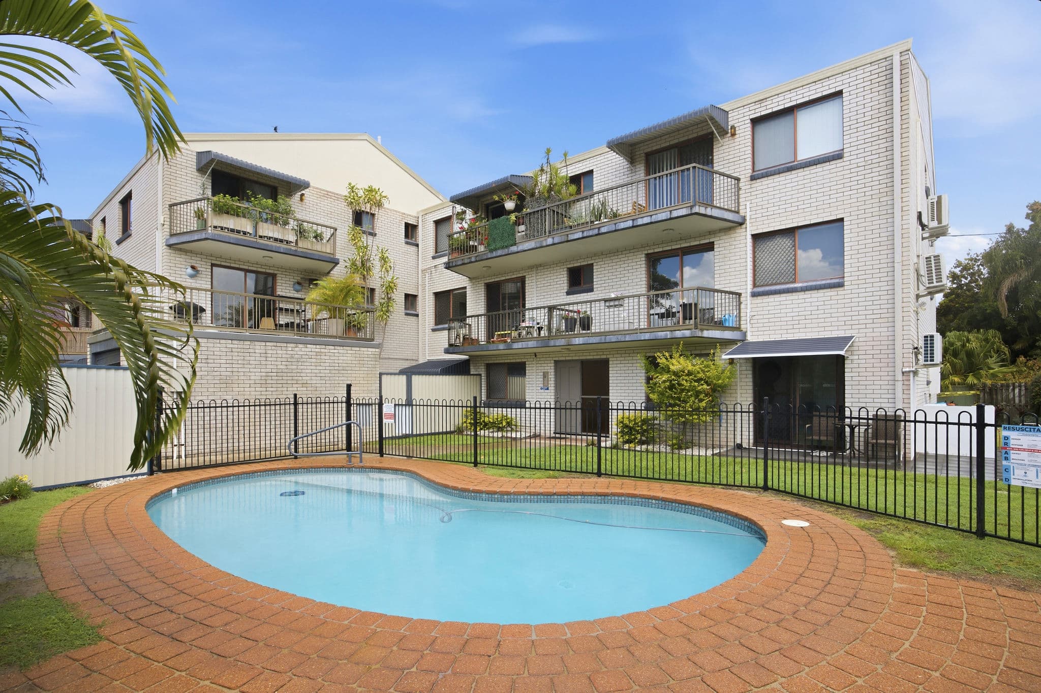 2/14 BRETT AVENUE, Labrador - Image 1