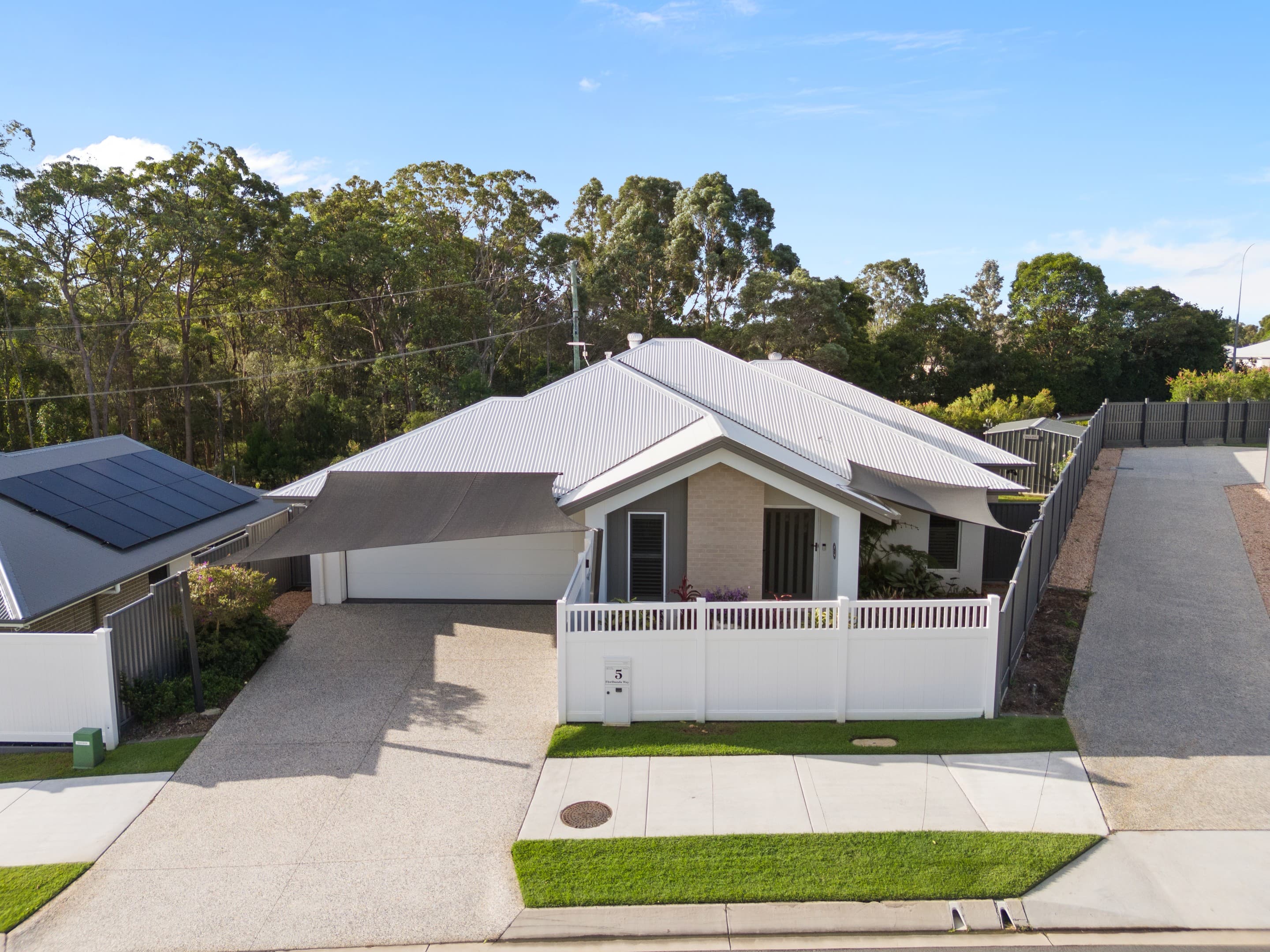 5 Floribunda Way, Victoria Point - Image 1