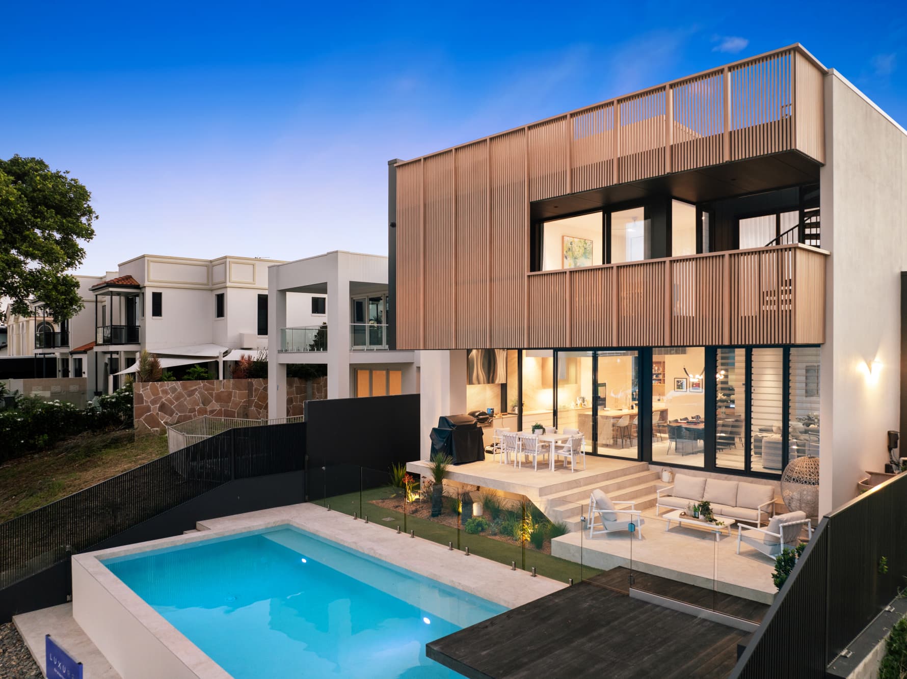 19 Vespa Crescent, Bundall