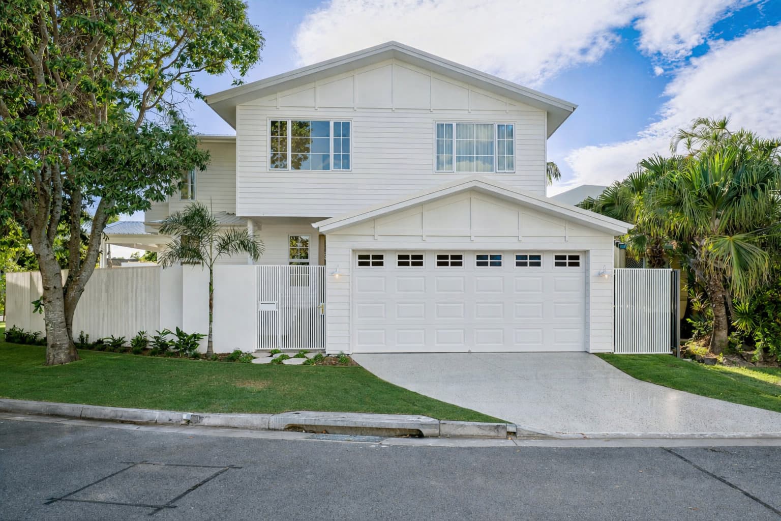 1/12 Avanti Street, Mermaid Waters — photo 1 of 5