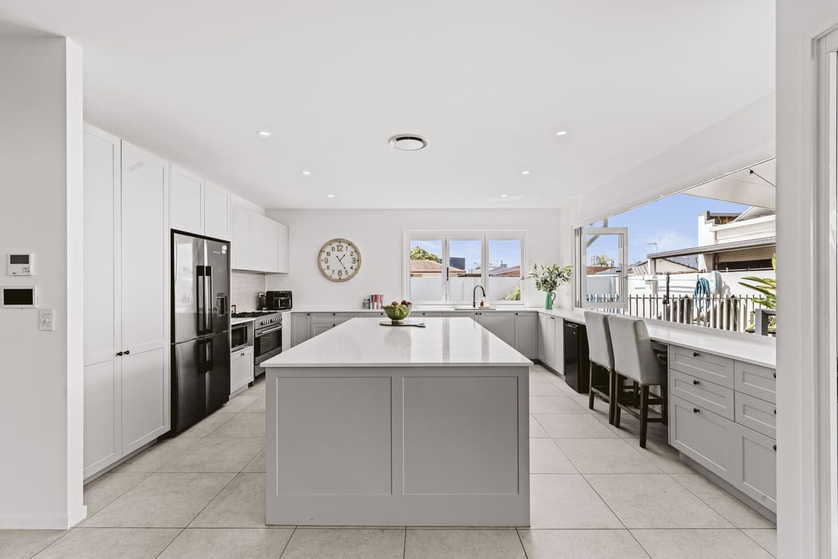 6 Dotterel Drive, Burleigh Waters - Image 1