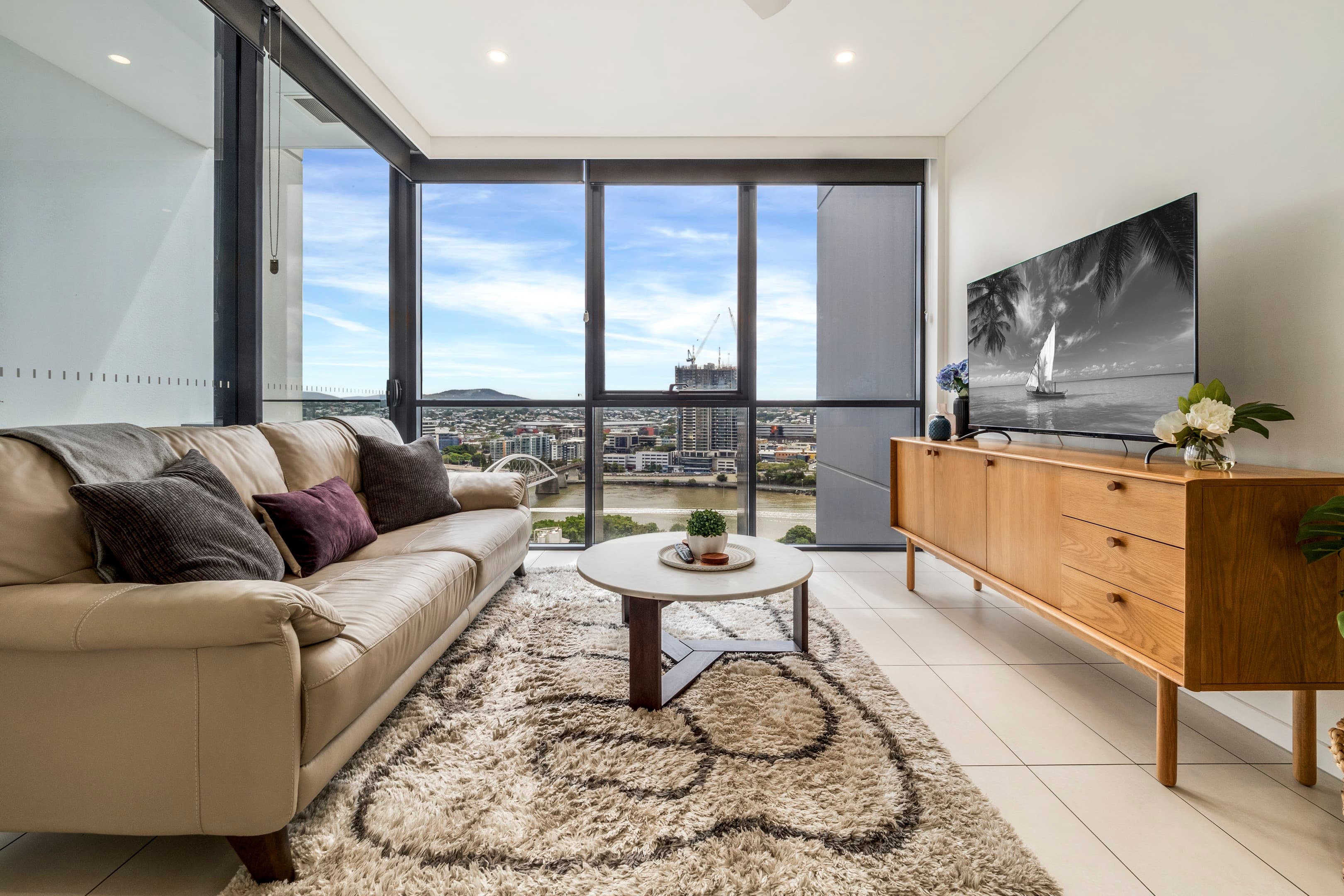 2002/19 Hope Street, South Brisbane - Image 1