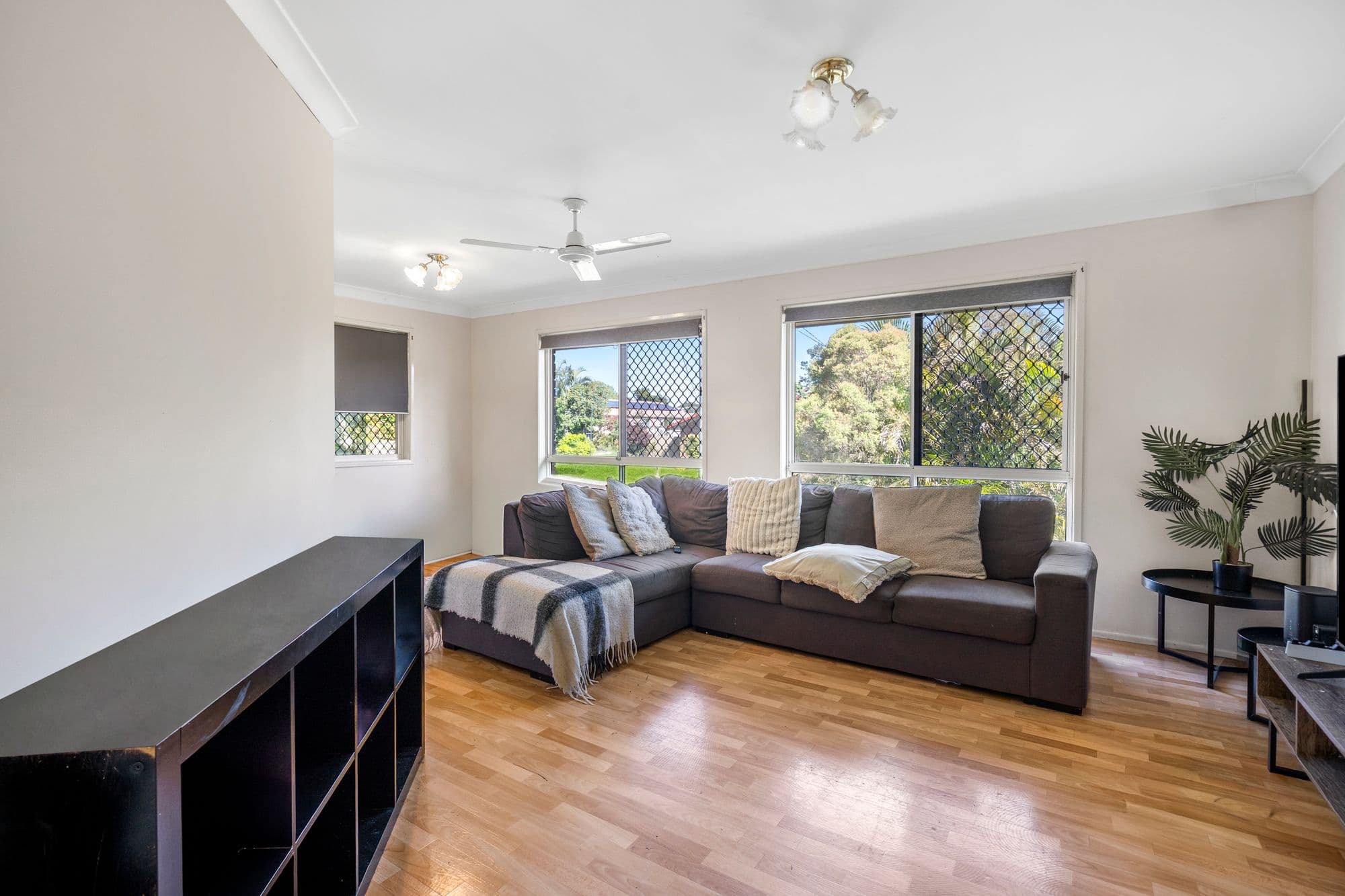 4 Barcrest Court, Crestmead - Image 1
