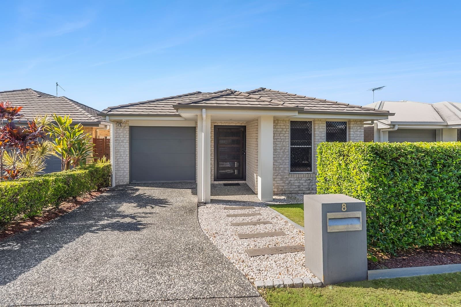 8 Coggins Street, Caboolture South — photo 1 of 5