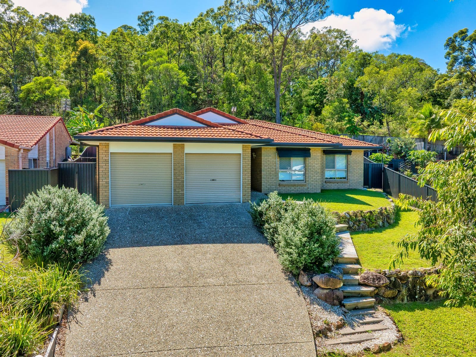 19 White Cap Close, Pacific Pines — photo 1 of 5