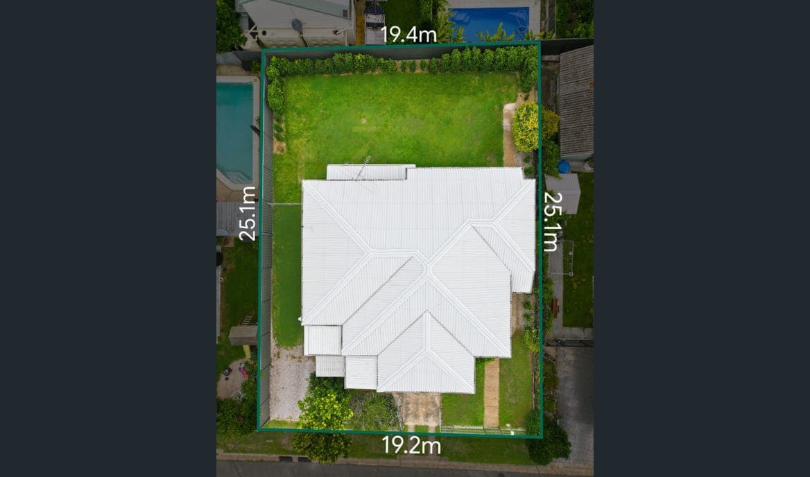 27 Langdon Avenue, Margate — photo 1 of 5