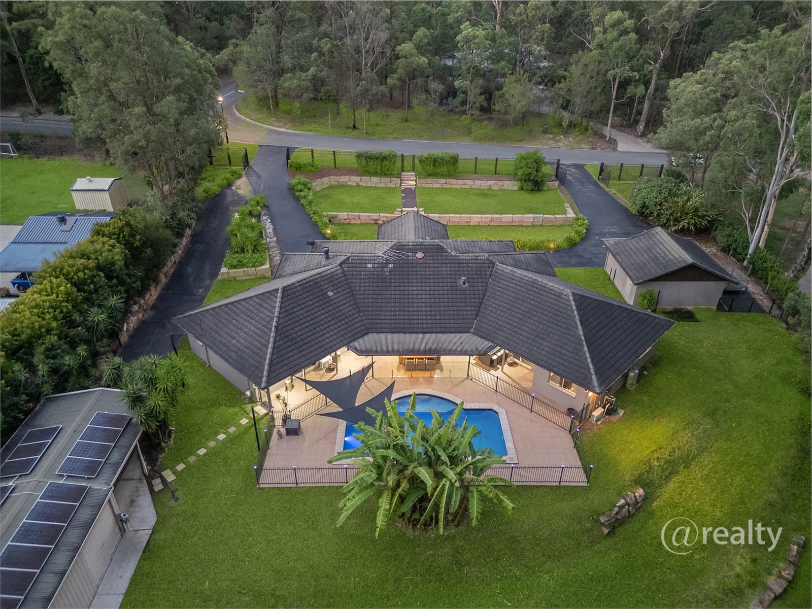 2 Yellow Button Close, Warner — photo 1 of 12