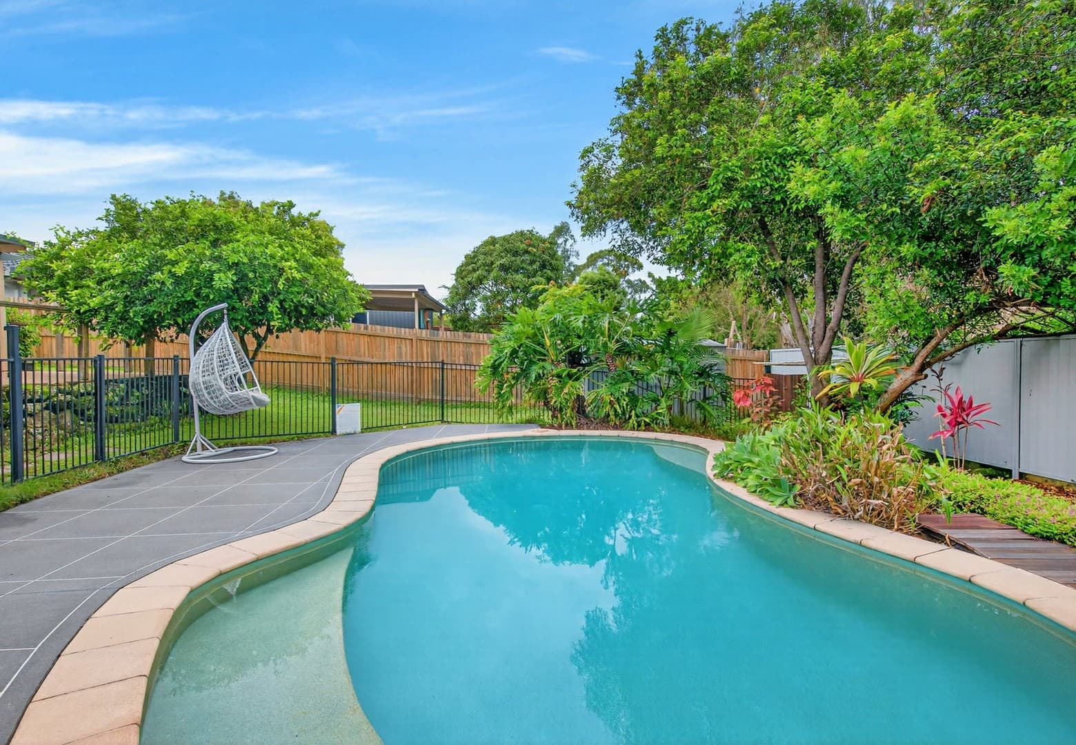 16 McTaggart Place, Carrara - Image 1