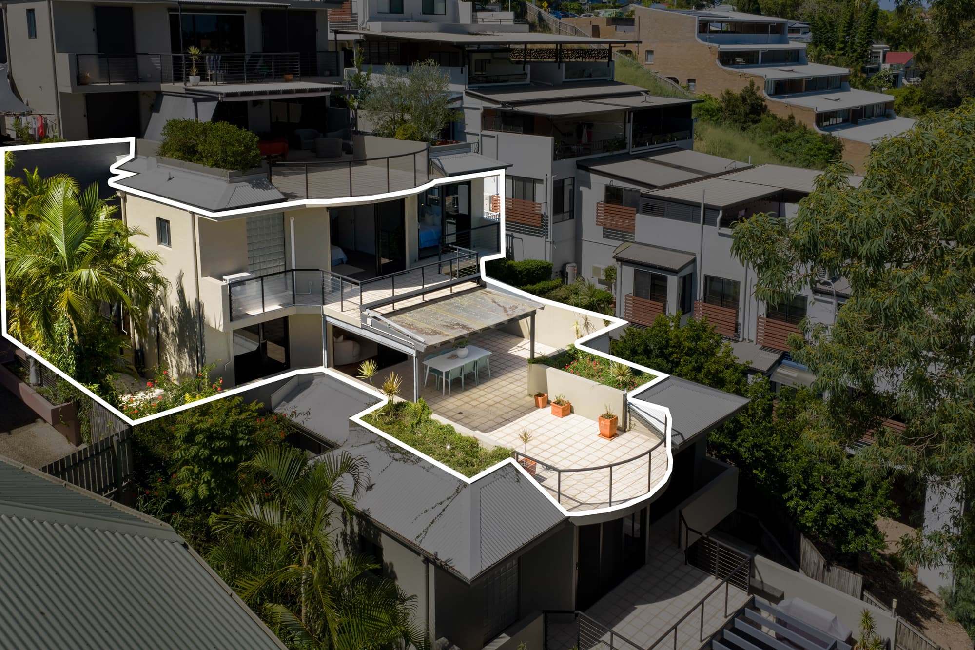 2/11 Rosecliffe Street, Highgate Hill - Image 1