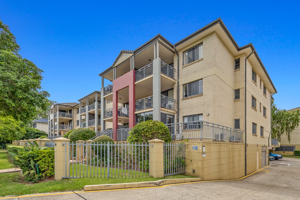 24/300 Sir Fred Schonell Drive, St Lucia - Image 1