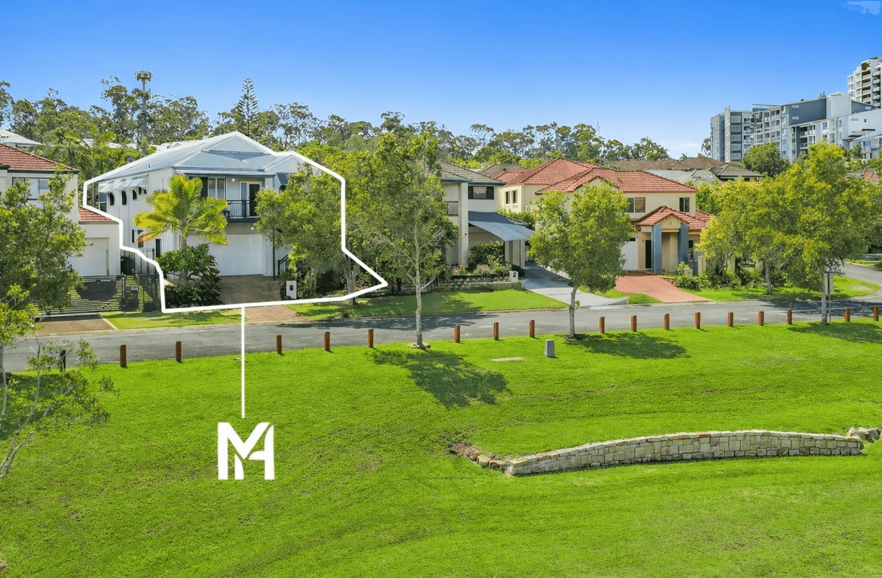 17 North Shore Avenue, Varsity Lakes - Image 1