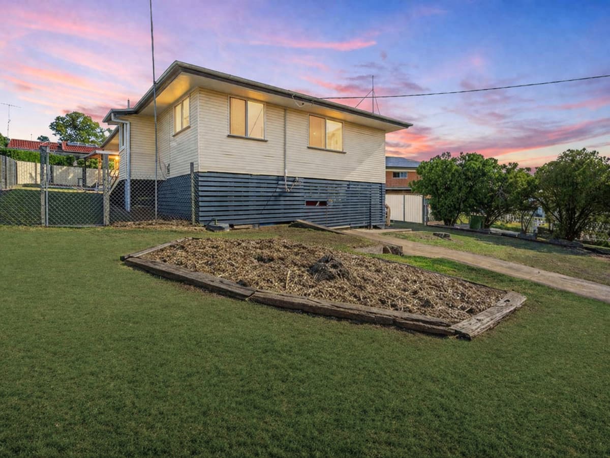 14 O'Brien Street, Gatton, Gatton — photo 1 of 5