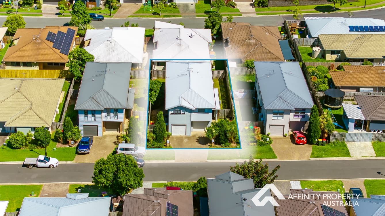 12 Bellthorpe Cct, Kallangur — photo 1 of 5