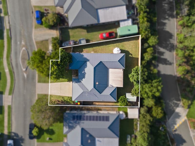 13 Belleden Drive, Bellmere — photo 1 of 5