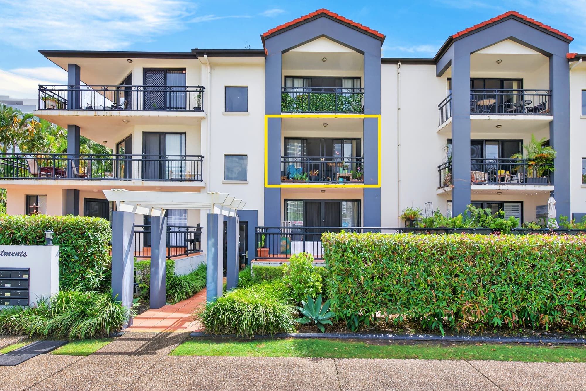 11/5 Railway Street, Southport - Image 1