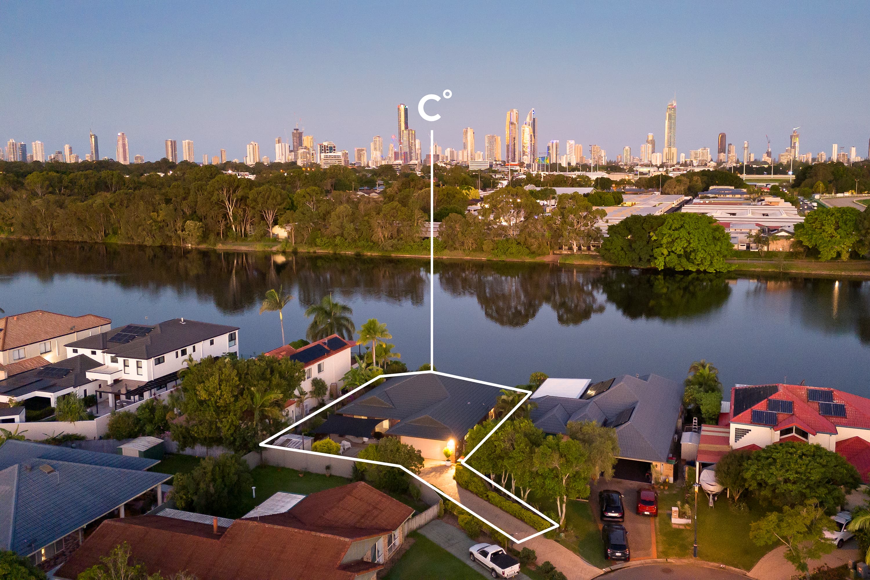 7 Hudson Court, Benowa - Image 1