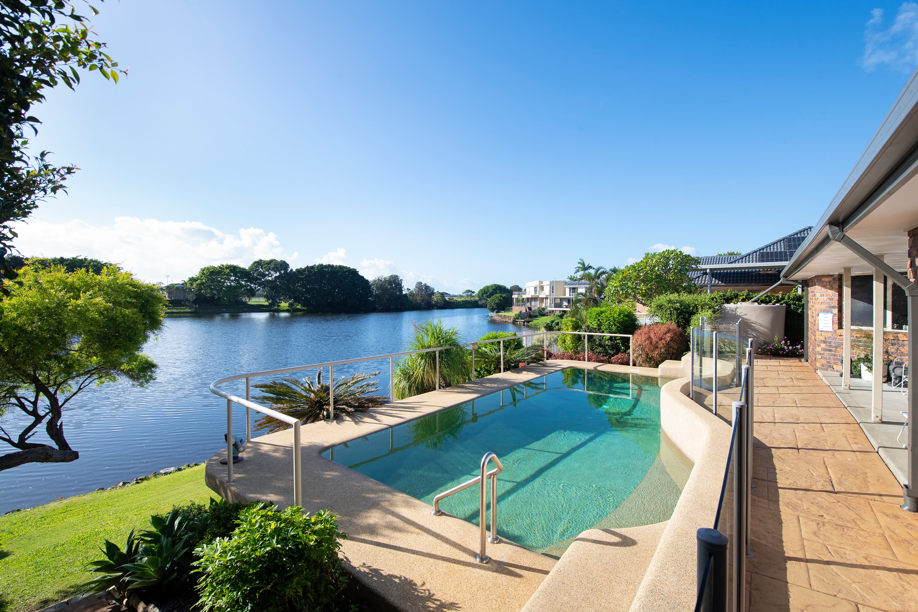 7 Hudson Court, Benowa, Benowa — photo 1 of 5