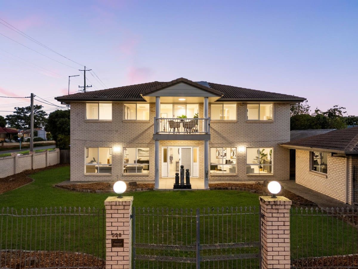 528 Mains Road, Macgregor - Image 1