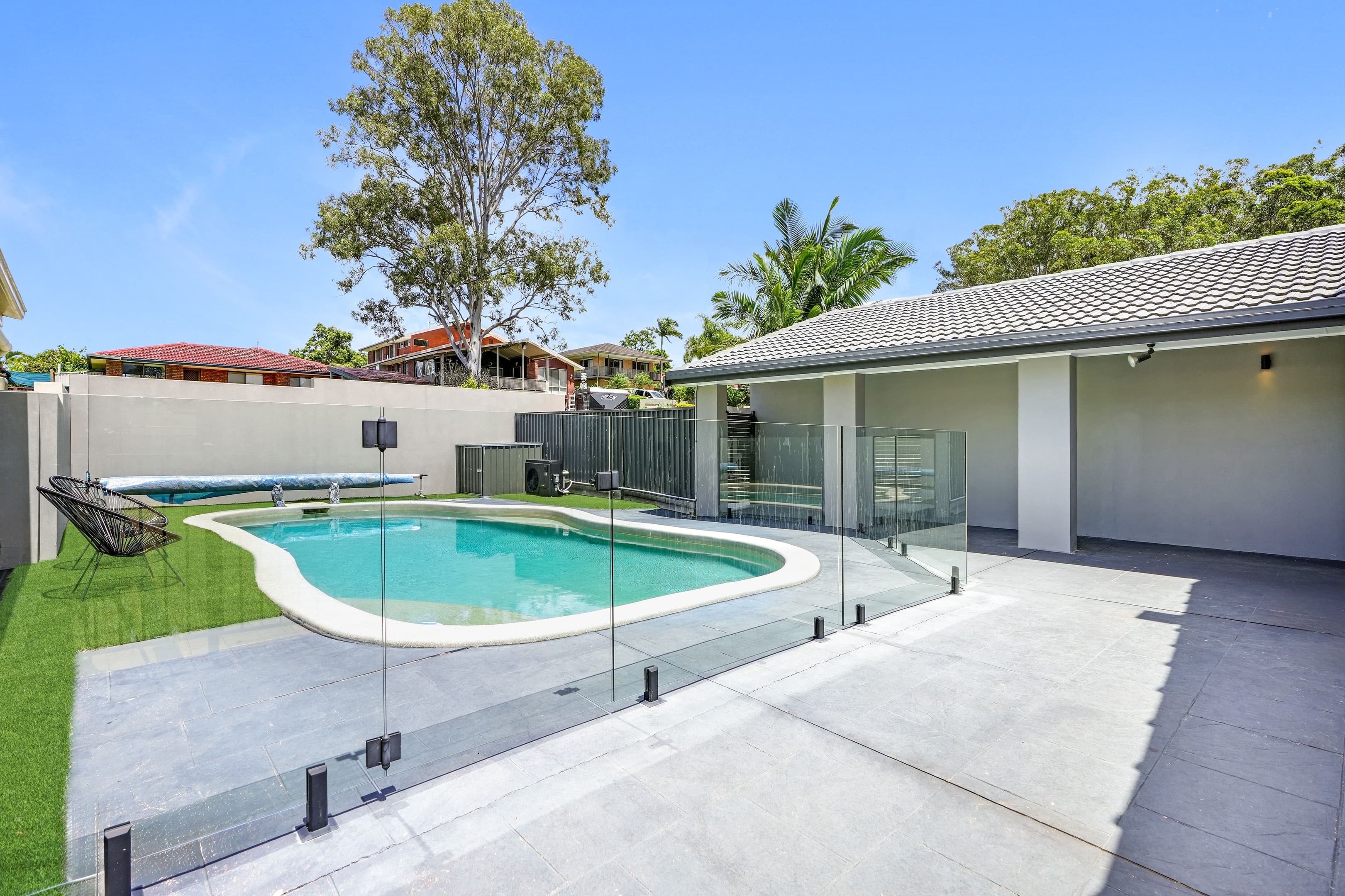 27 Merinda Court, Southport - Image 1