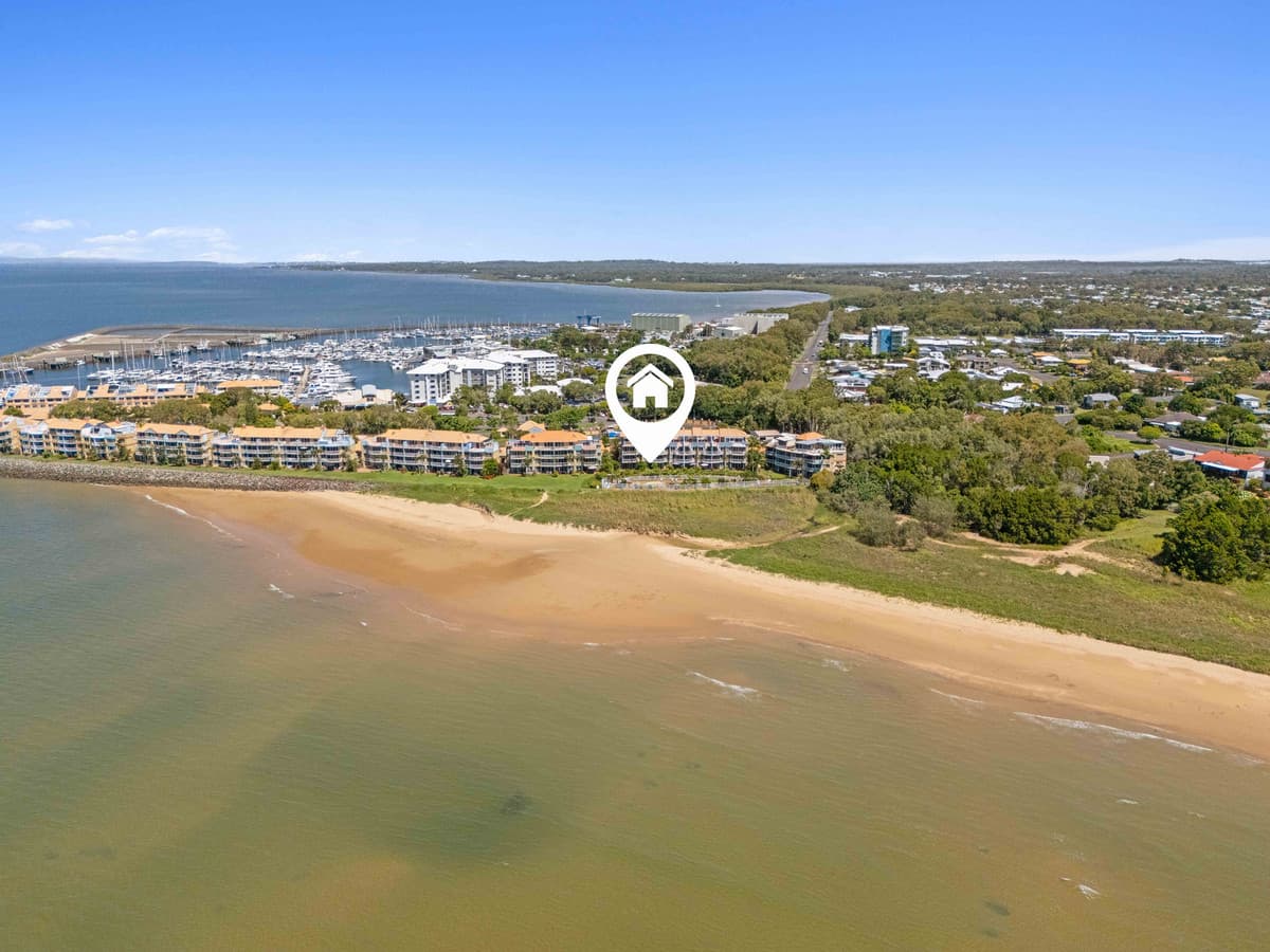 152/17 Buccaneer Drive, Urangan — photo 1 of 5