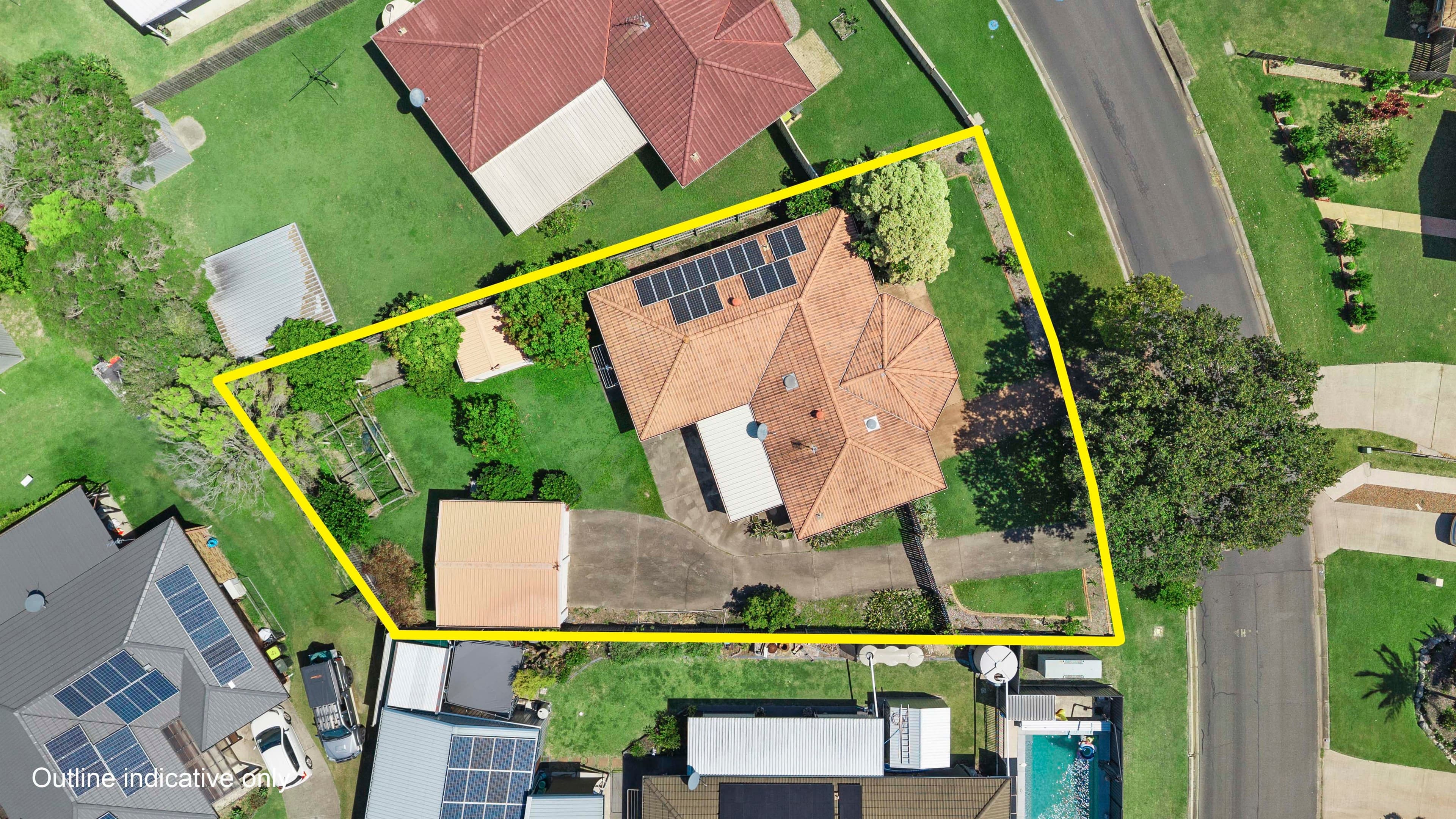 8 Hyperno Road, Point Vernon — photo 1 of 5