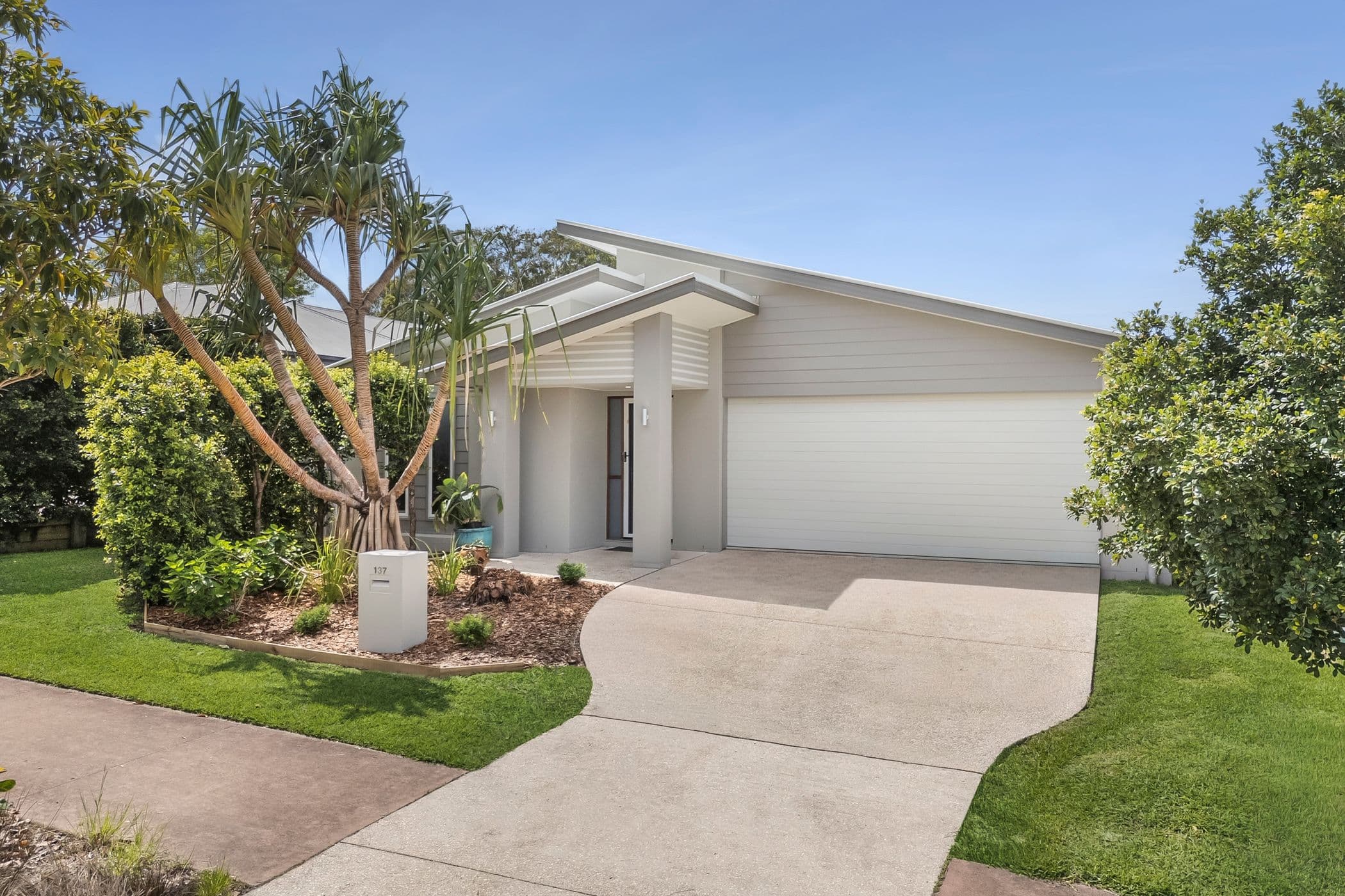 137 Ridgeview Drive, Peregian Springs - Image 1