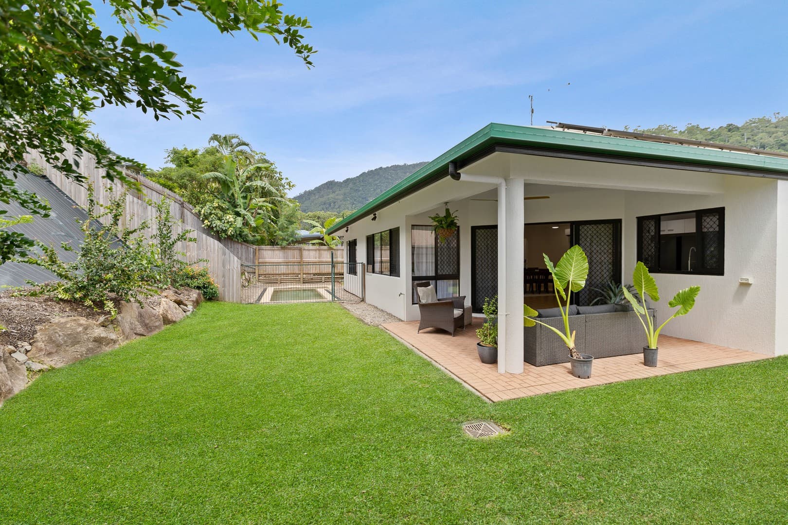 48 West Parkridge Drive, Brinsmead — photo 1 of 5