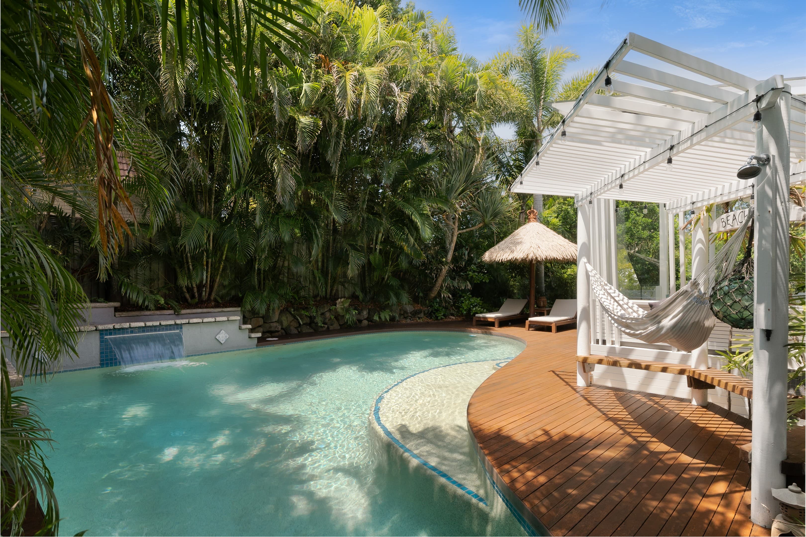 2 Cherrywood Close, Marcus Beach — photo 1 of 5