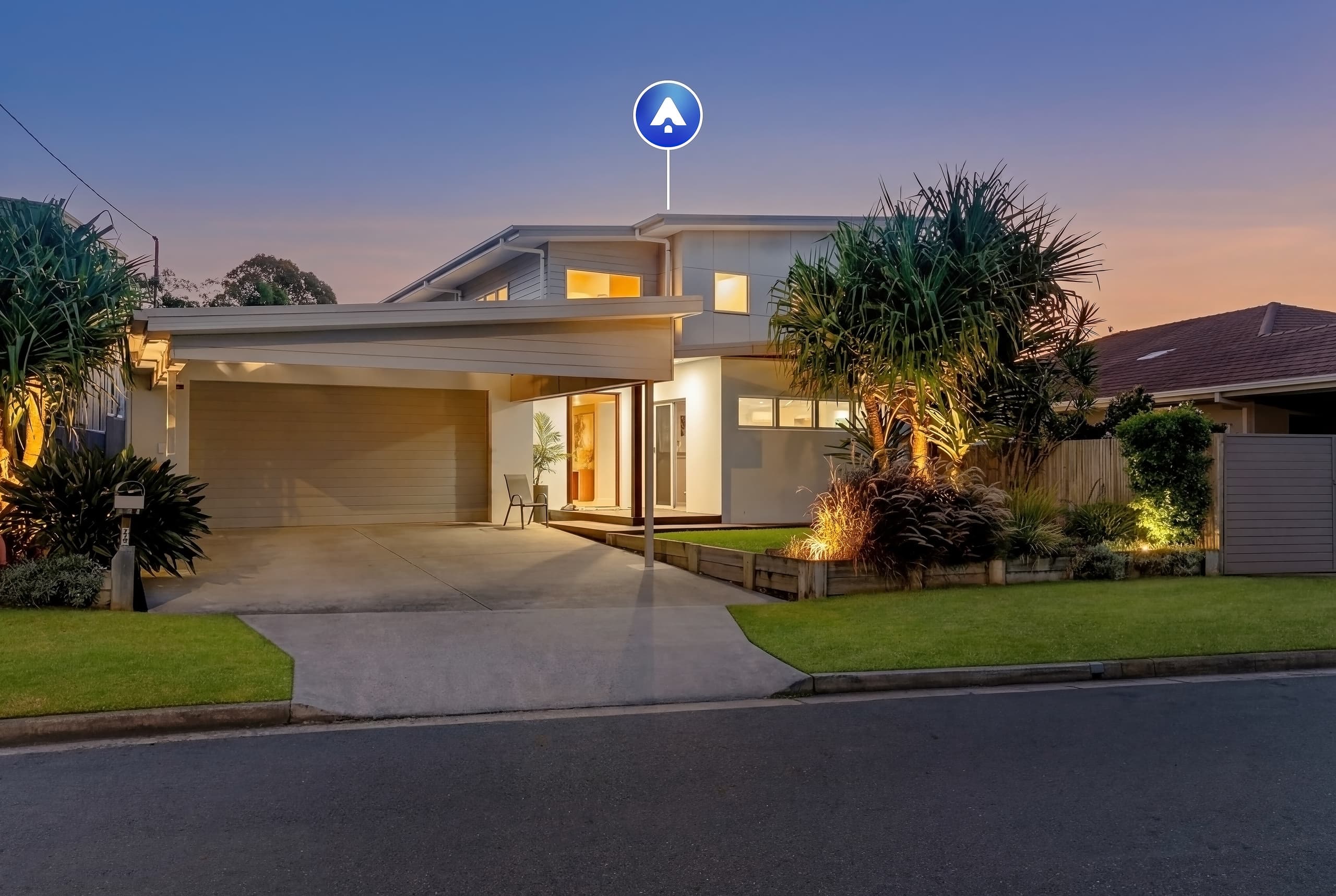 49 Kingfisher Crescent, Burleigh Waters - Image 1