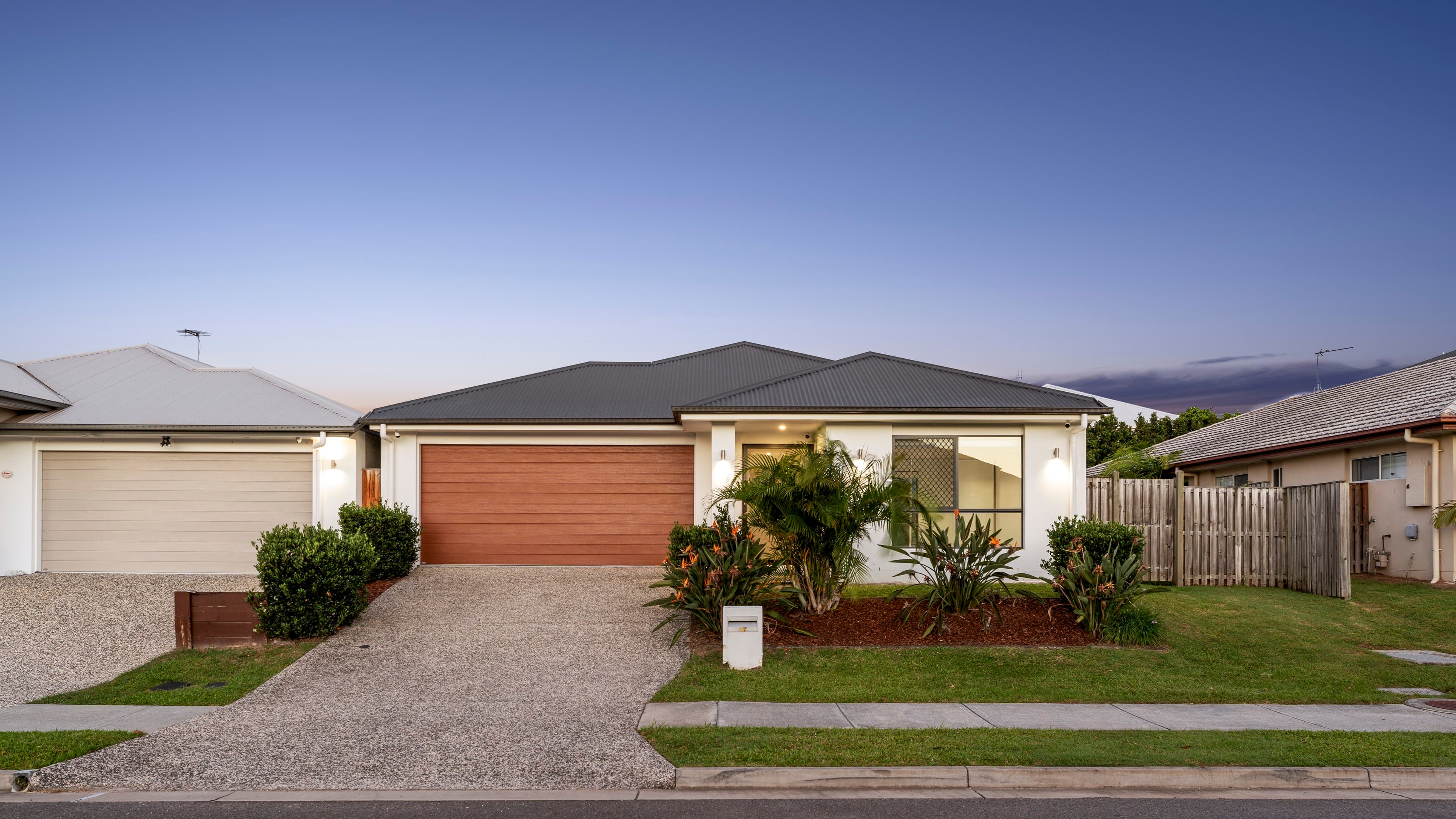 27 Girtin Circuit, Pimpama — photo 1 of 5