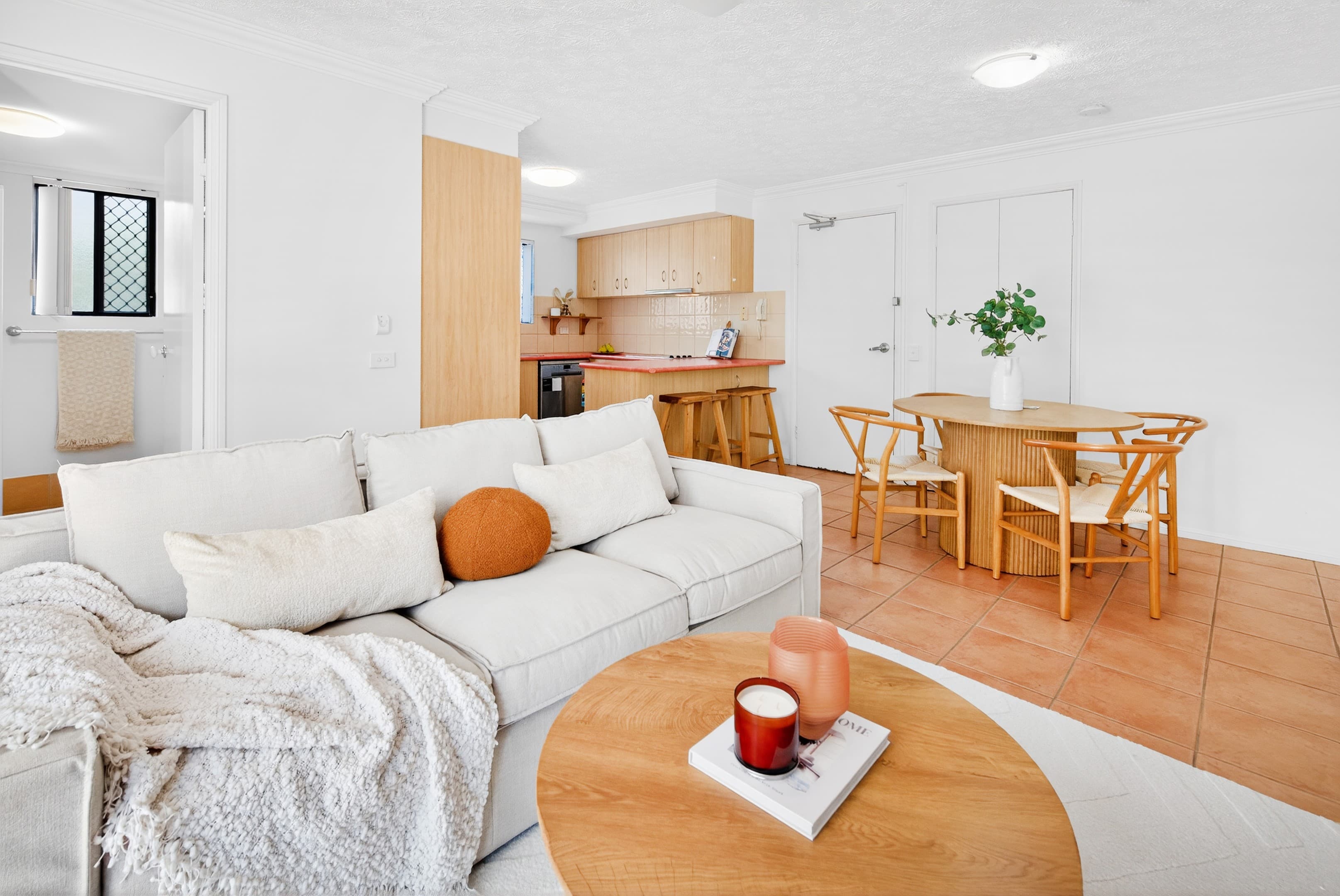 4/47 Bayview Street, Runaway Bay, Runaway Bay — photo 1 of 5