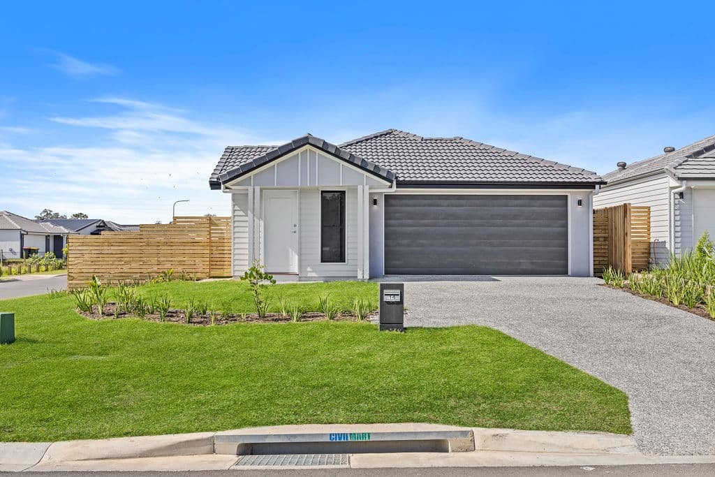 14 Aspen Circuit, Logan Reserve — photo 1 of 5