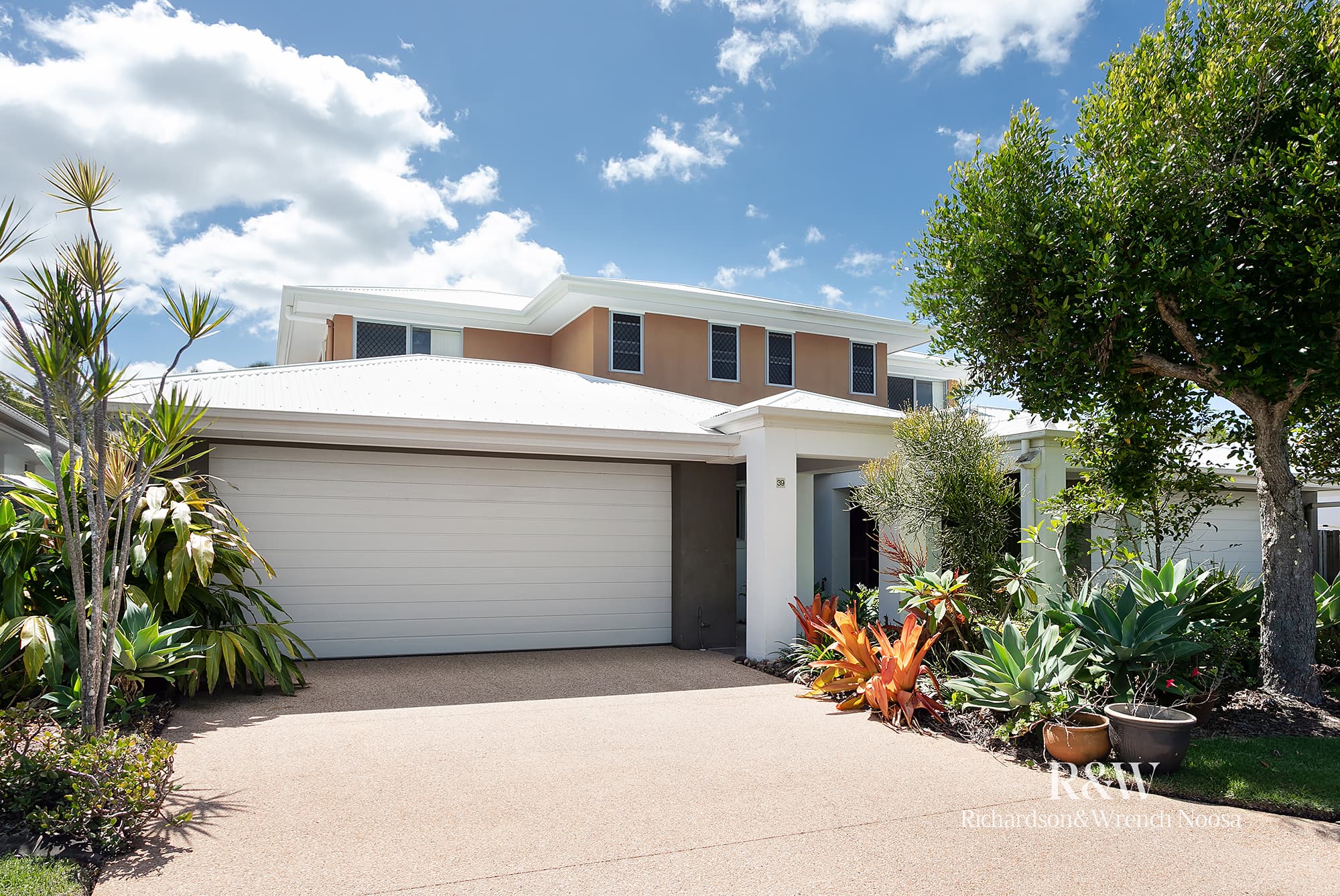 39/15 Dunes Court, Peregian Springs — photo 1 of 5