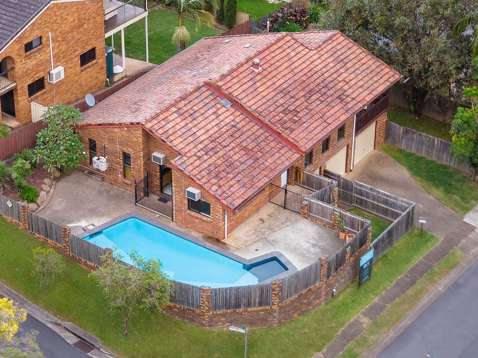9 Borgnine Street, Mcdowall