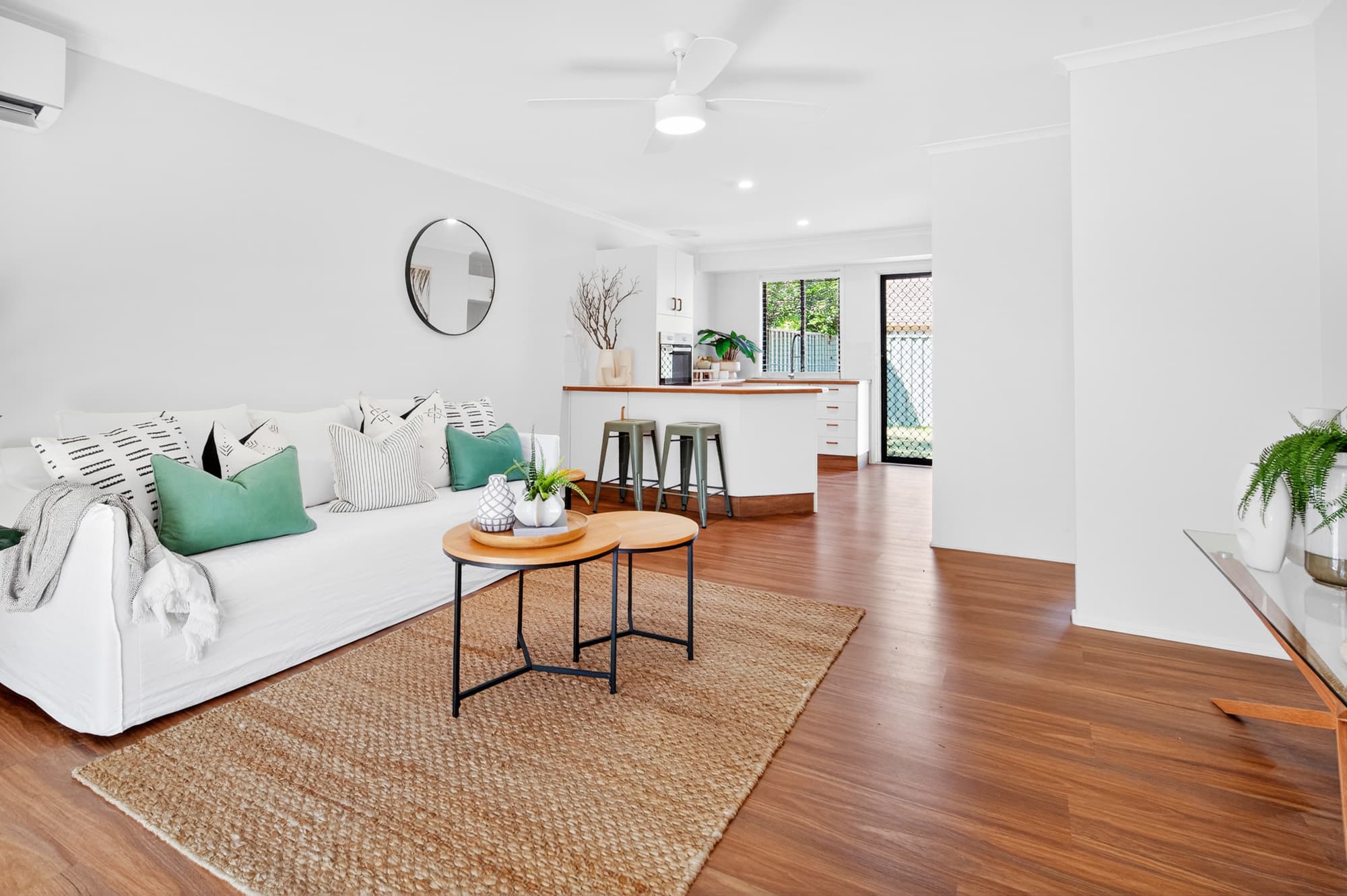 17/138 Hansford Road, Coombabah - Image 1