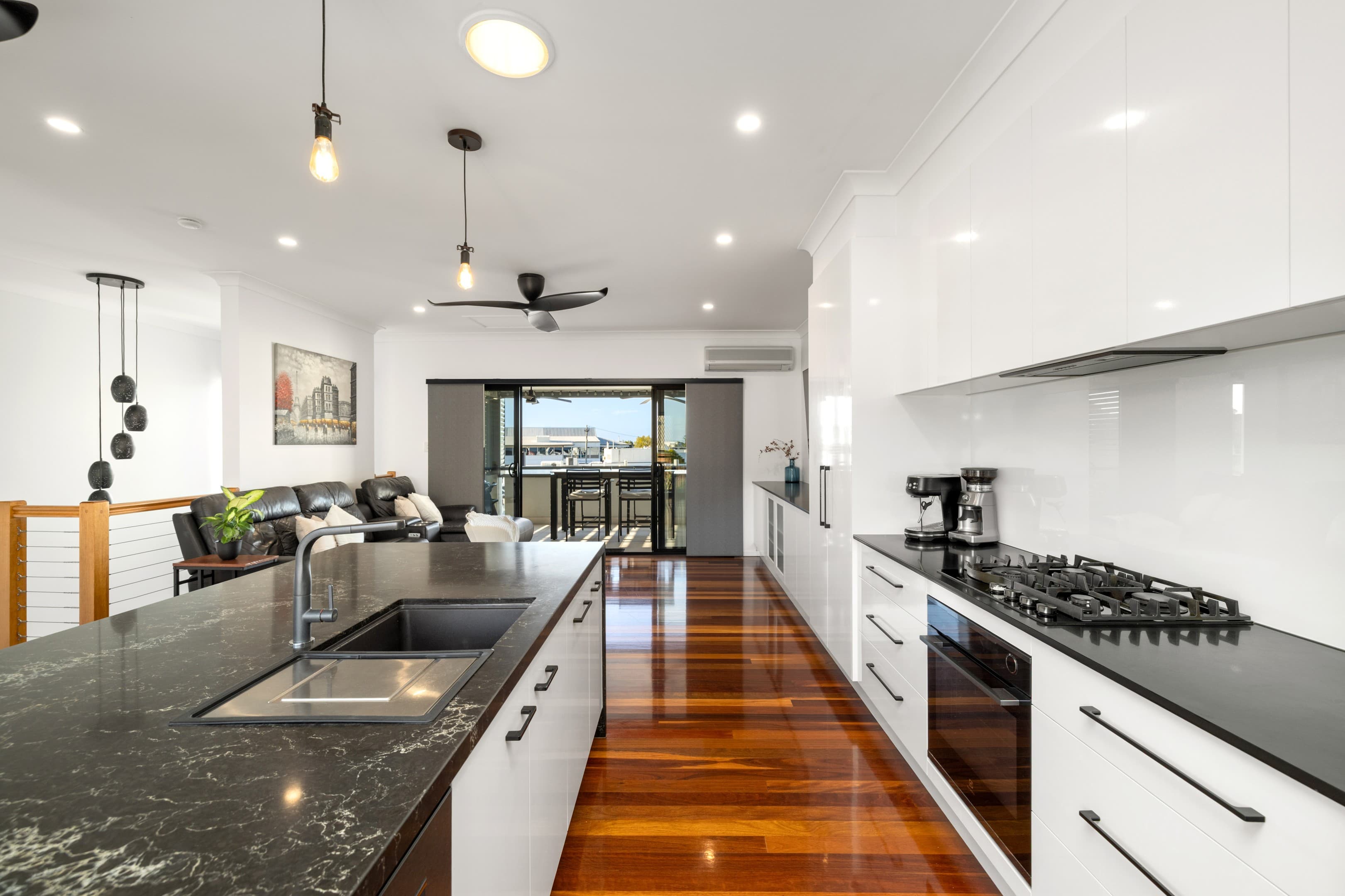 2/226 Stratton Terrace, Manly — photo 1 of 5