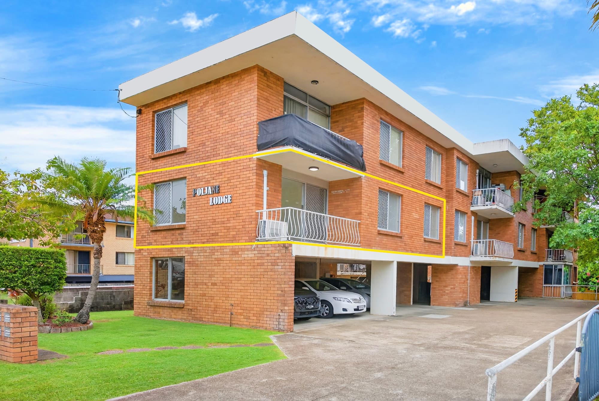 2/25 White Street, Southport - Image 1