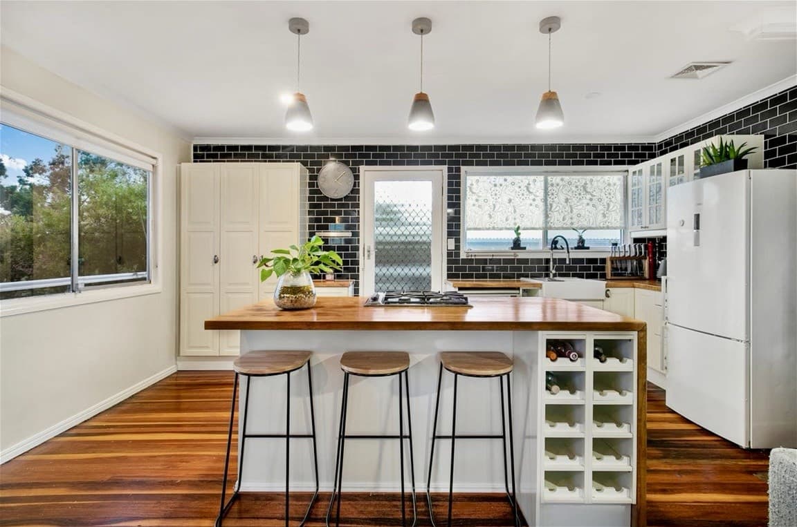 371 Seventeen Mile Rocks Road, Oxley - Image 1