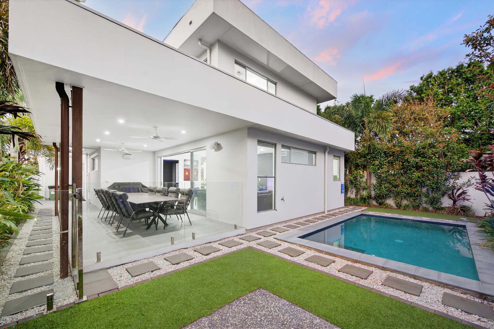 7822 Pavilions Close, Hope Island, Hope Island — photo 1 of 5