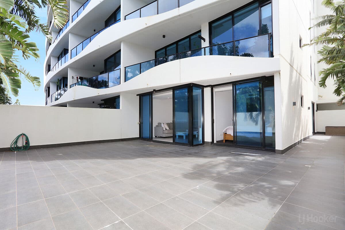 5107/5 Harbour Side Court, Biggera Waters - Image 1