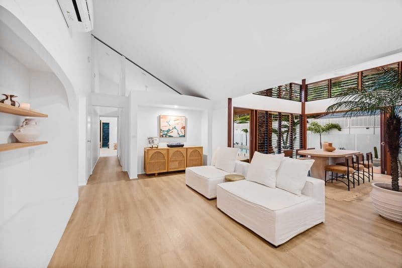 3 Sharon Crescent, Mountain Creek, Mountain Creek — photo 1 of 5