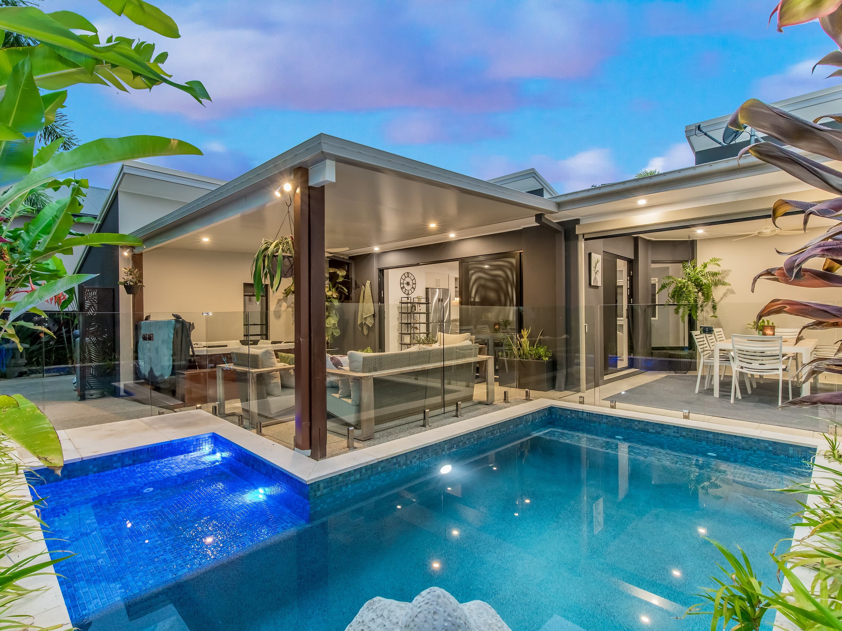 19 Willow Tree Drive, Reedy Creek - Image 1