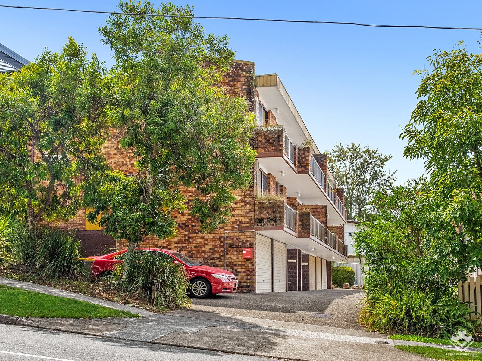 4/114 Carmody Road, St Lucia - Image 1