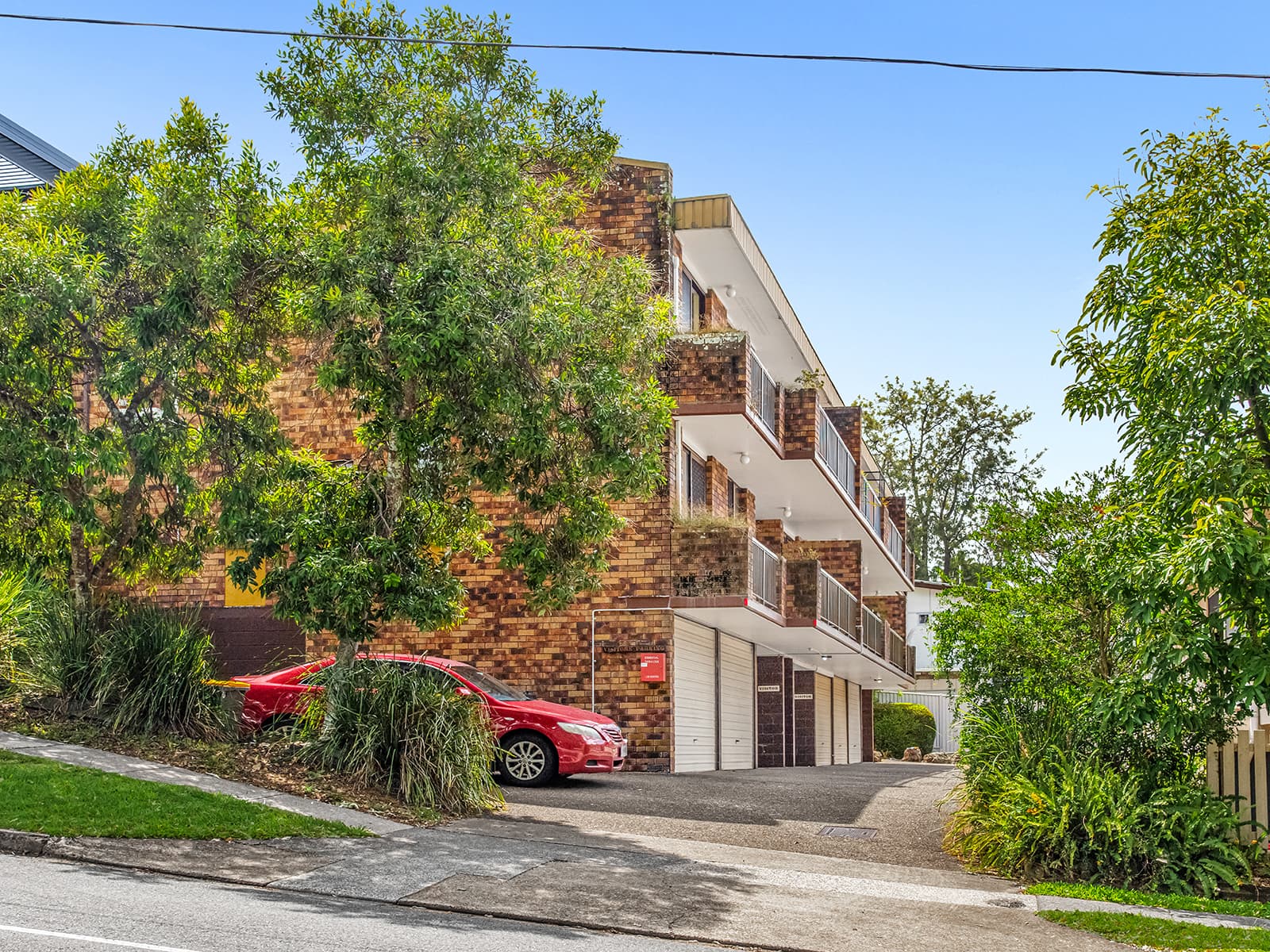 4/114 Carmody Road, St Lucia — photo 1 of 5